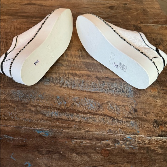 Karl Lagerfeld Axelle Laceless Sneakers - Picture 4 of 6